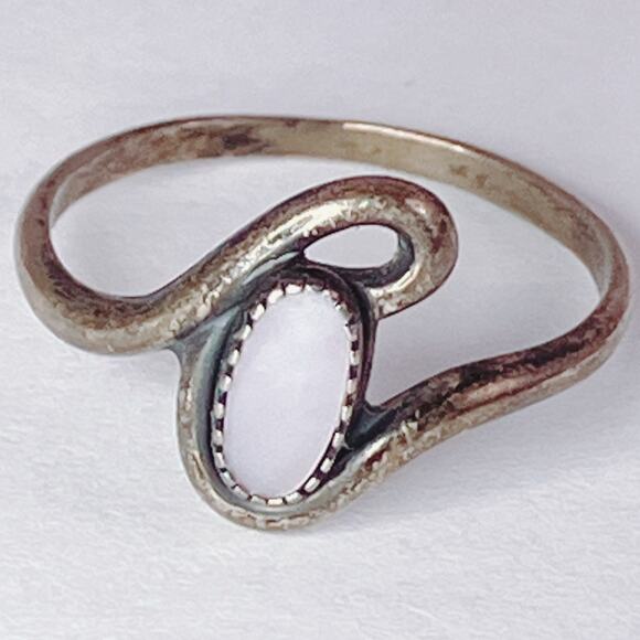 Vintage Ring Sterling Silver Mother of Pearl 1960s Signed WM Modernist Size 7.5 - Picture 6 of 16